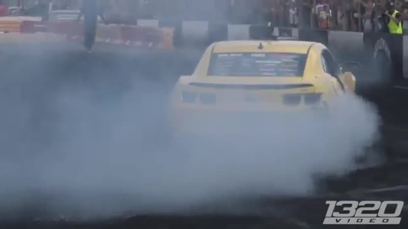 Камаро отжигает