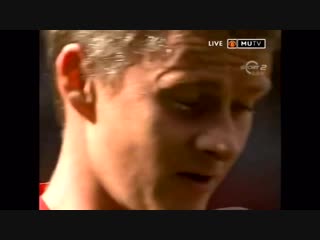 Ole “if i haven’t learnt from him, i can’t do coaching ” fergie looks on like a prou