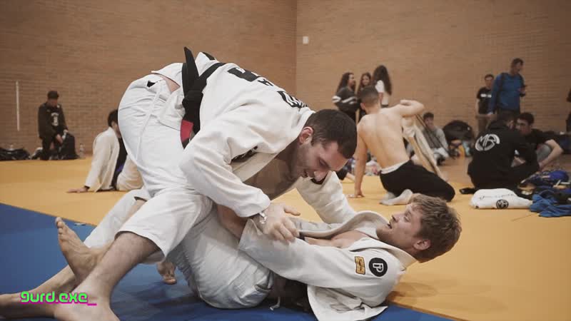 Адик гусейнов vs sebastian brosche #bjf rolling в разминочной зоне #ibjjfeuro2020