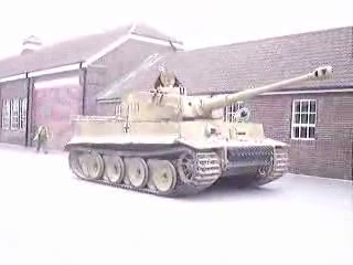 Pz kpfw iii и tiger i выдвигаются на выстау