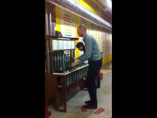 Pretty woman исполняется тапком