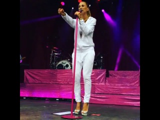 Slip porn video – Medina giv slip (live)