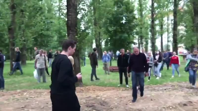 Лукашенко сбежал в бресте применили боевые на поражение массовые увольнения и забастои бюджетников