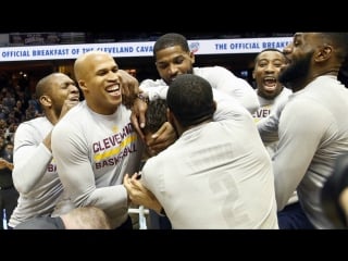 Cavs mob delly on his ring night |