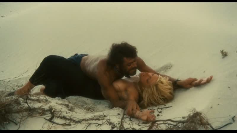 Марианджела мелато отнесённые необыкновенной судьбой в лазурное море в августе / mariangela melato travolti da un insolito