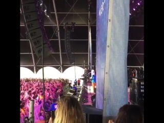 Billie eilish party favor (live in the governors ball)