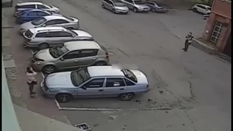 В новосибирске бухая пезда продемонстрировала чудеса паркура