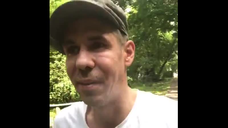 Панин пообещал разрушить семейную жизнь гарика харламова поводом послужила серия снимков на страничке юмориста, посвященная акт