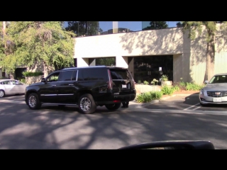 Exclusive pregnant kim kardashian visits kanye at work