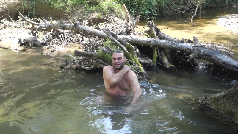 Купание в горной речке псефирь