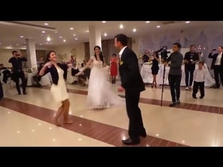 Студент ради эксперимента занялся развратным сексом с красивым трансом домино пресли