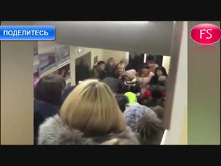 В офисе и на складах «красное и белое» проходят обыски