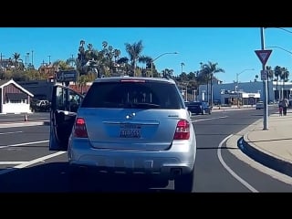 Entitled mercedes driver road rage gets instant karma