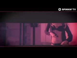 Vinne clothes off (feat thayana valle) (official music video) (2021)