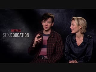 Gillian anderson i asa butterfield o serialu sex education