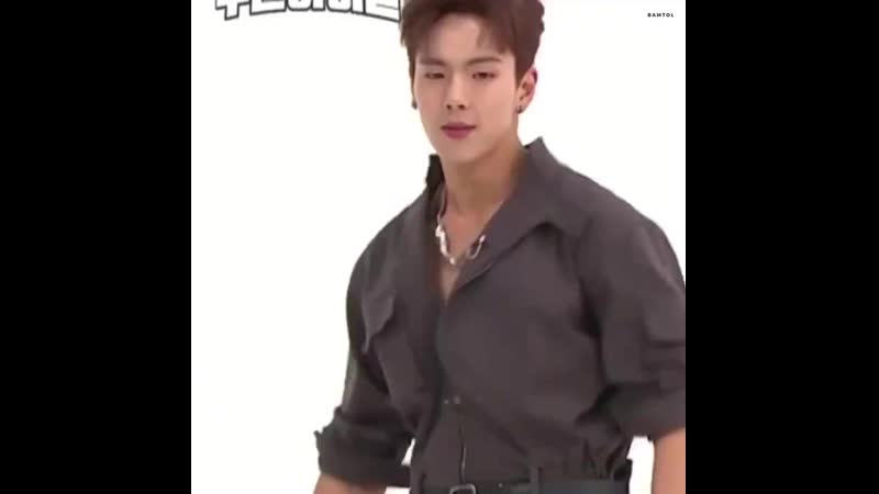 This compilation of kihyun imitating everything shownu does actually has me crying in softness