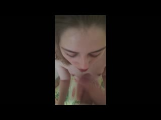 Дал подруге в рот и кончил на лицо порно porn домашнее любительское минет отсос blowjob молодые студенты