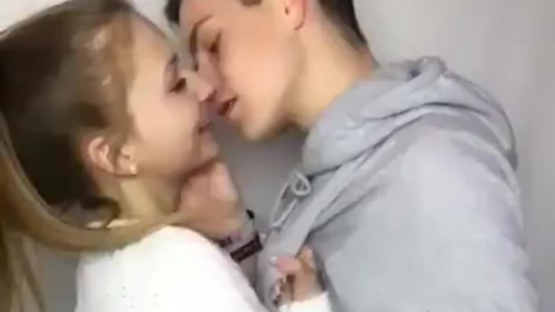 Я верю в любовь, в поцелуи, романтику