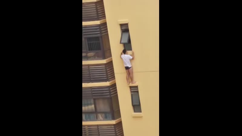 Бывает, что ключ от своей квартиры забываешь как назло, если соседка дома оказалась, считай повезло