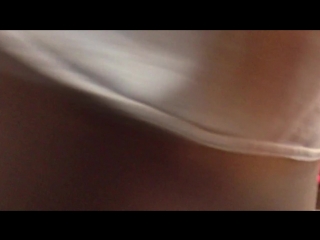 Латинка с отменной попкой в блестящих лосинах