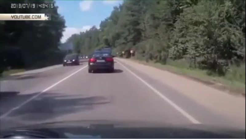 «обочечники» напали на водителя, который их не пропускал