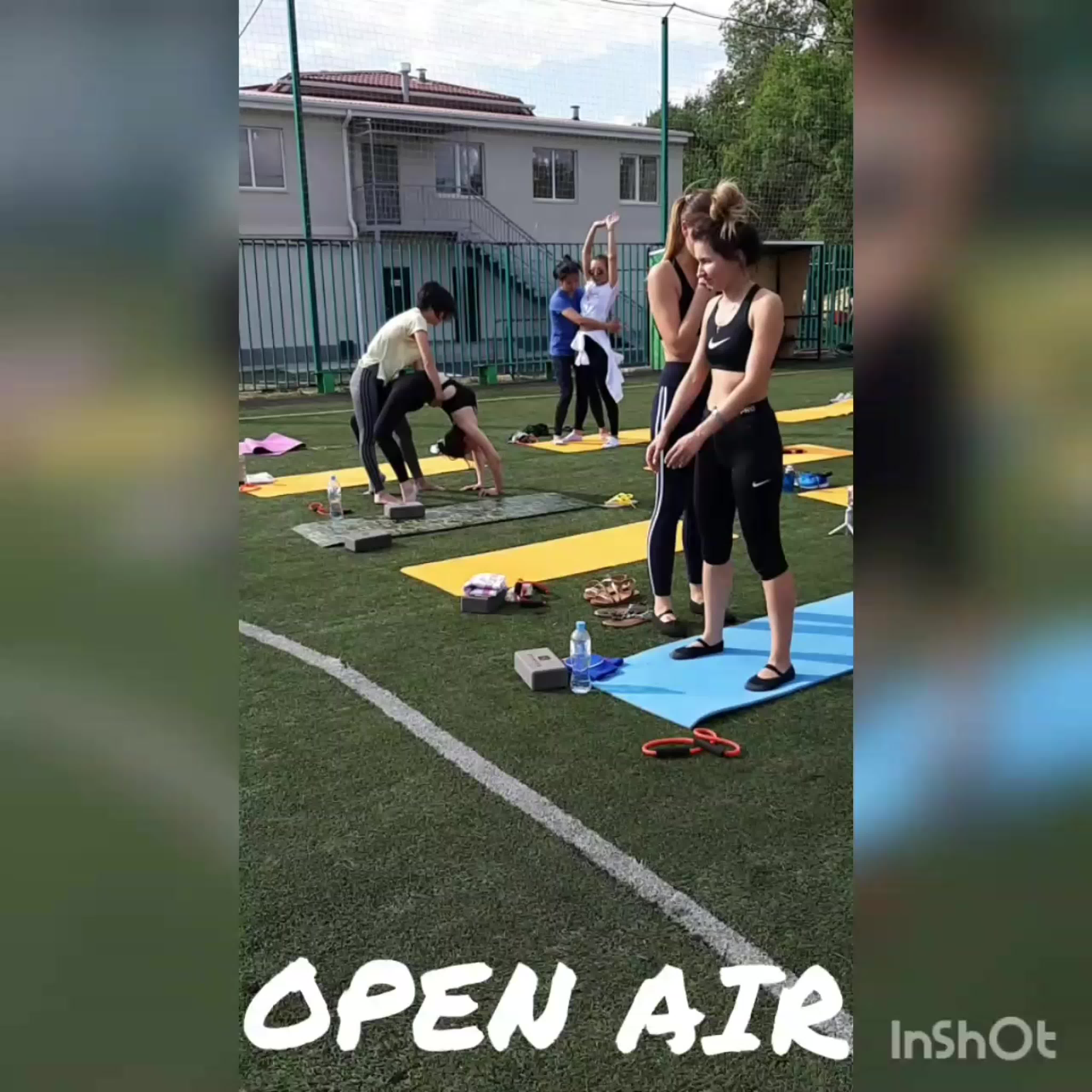Растяжка на поле watch online