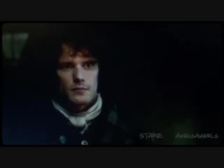 Pretty sure a gasp and an awwww were our first reactions to this sweet scene!