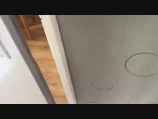 Стройная телка скачет на члене
