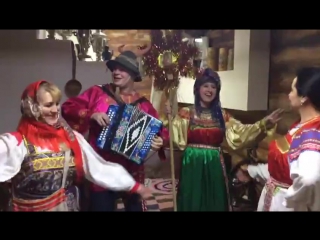 Ансамбль «песнохорки» колядует