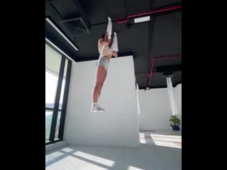 Flying high! anna kanyuk @ aerostretching