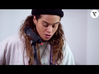 Tash sultana shreds a live version of jungle pigeons planes