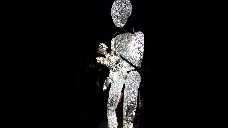 Завораживающий перформанс на вечеринке фабрики imola