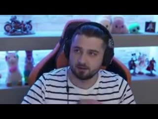 Hard play танцует тиктоник