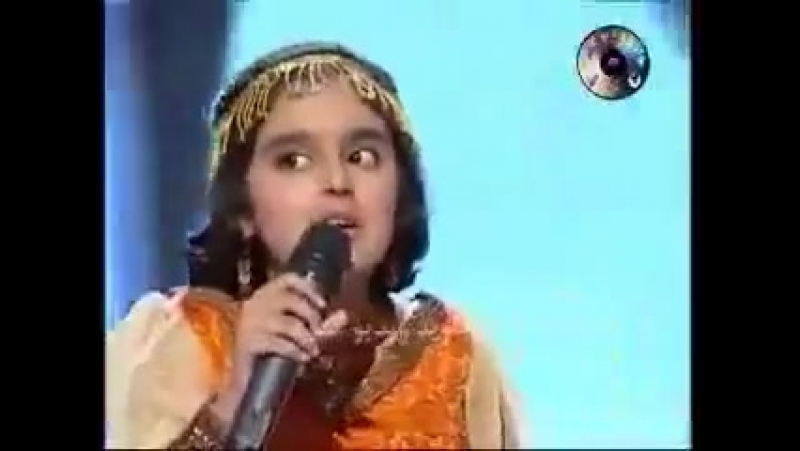 Поет слепая девочка хатуба