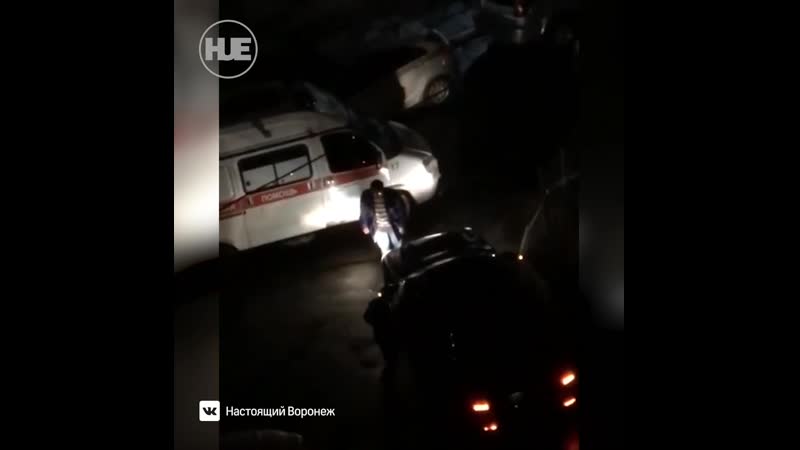 Во дворе воронежа водитель отказался пропускать скорую