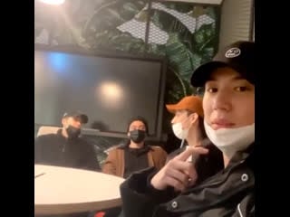 Орут а чо орут непонятно