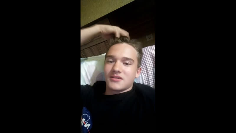 Сидим пердим, заходите попиздим