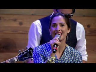 Камила питанга поёт "chega de saudade" в программе "видео шоу"