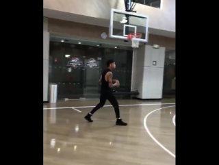 Kelly oubre jr working out in the yeezy boost 750 triple black