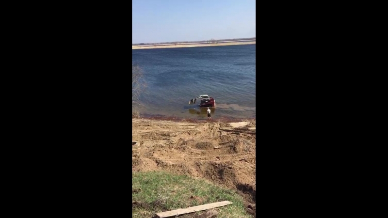 Рыбалка ковшом на тракторе !!!🤔🤔🤔