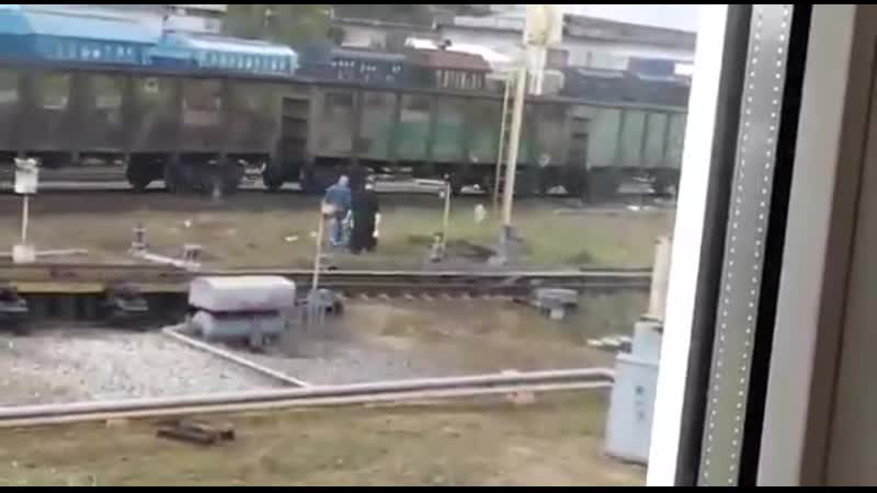 Перед приездом комиссии из москвы решили освятить разъёбаную ж/д (тульская обл)