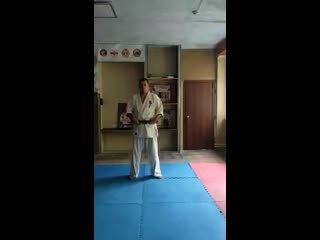 Разминка и тренироа от клуба "карат"