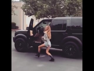 Когда женщину пустили за руль