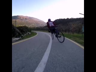 One leggef cyclist g