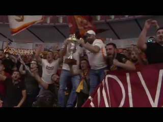 @oliviaepoupa returns the to @gsbasketbol fans in the best way possible ! cimbom eurocupwomen