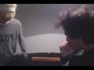 Молодой шершень и молодой гудок флексят под кристал