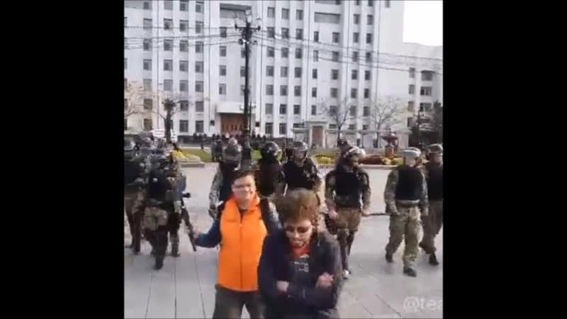 Хабаровские продажные кузнечики получают люлей