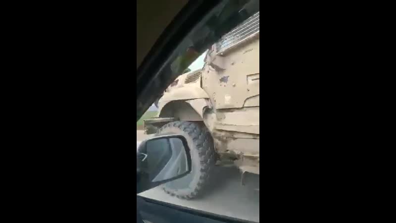 Mrap maxxpro вооружённых сил сша попытался столкнуть с дороги российский «тигр», который начал его объезжать