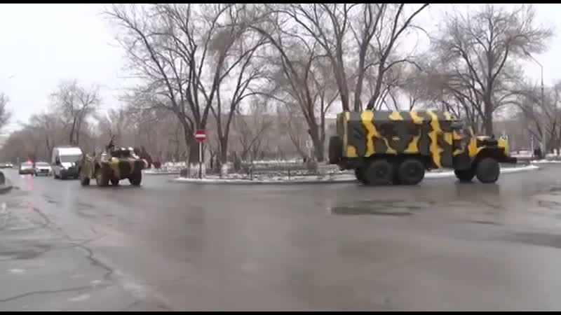 Улицы казахстанского города байконура начала патрулировать российская бронетехника