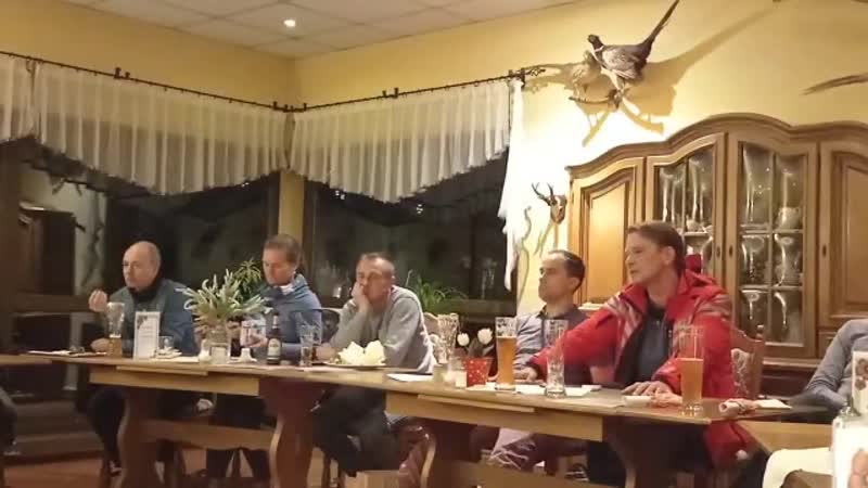 Polizei stürmt eine feier mit samuel eckert und bodo schiffmann